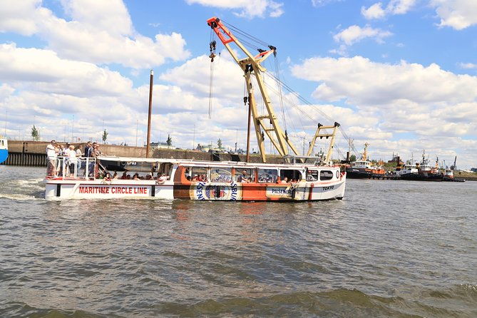 hop-on-hop-off-on-the-water-with-the-maritime-circle-line-in-hamburg