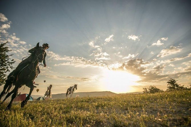 horse-riding-in-cappadocia-in-fairy-chimeys