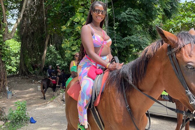 horseback-riding-and-swimming-in-dunns-river-falls