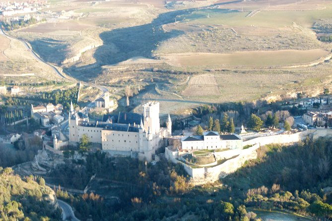hot-air-balloon-ride-in-segovia-with-toast-picnic-and-video