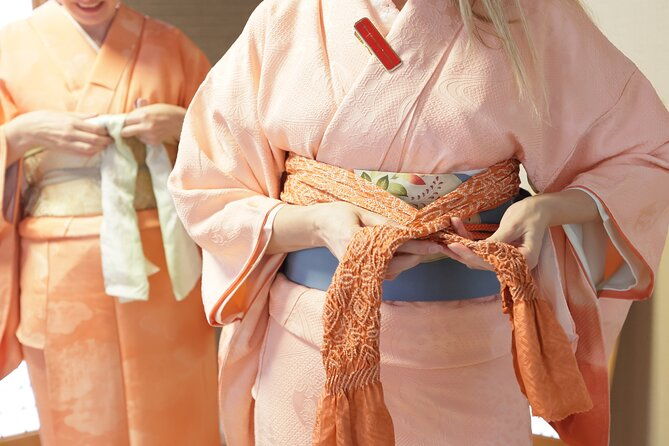 how-to-wear-a-kimono-lesson-at-west-side-of-tokyo