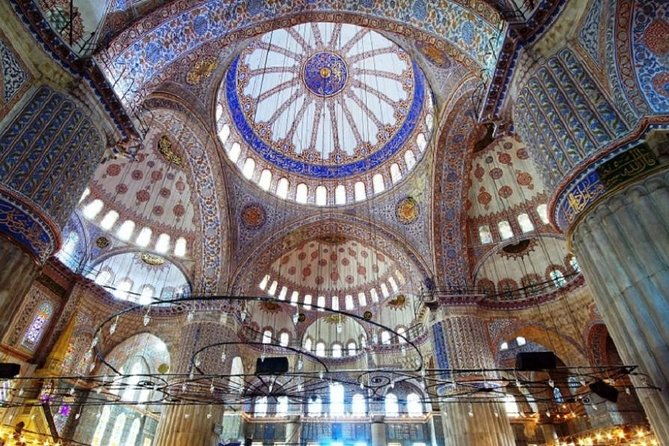 imperial-istanbul-half-day-tour-hagia-sophia-basillica-cistern-and-grand-bazaar-2