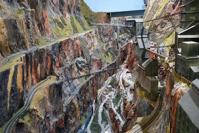 indoor-admission-ticket-northlandz