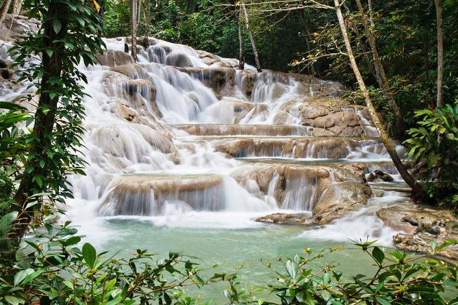 jamaica-combo-tour-dunns-river-falls-and-bob-marleys-nine-mile