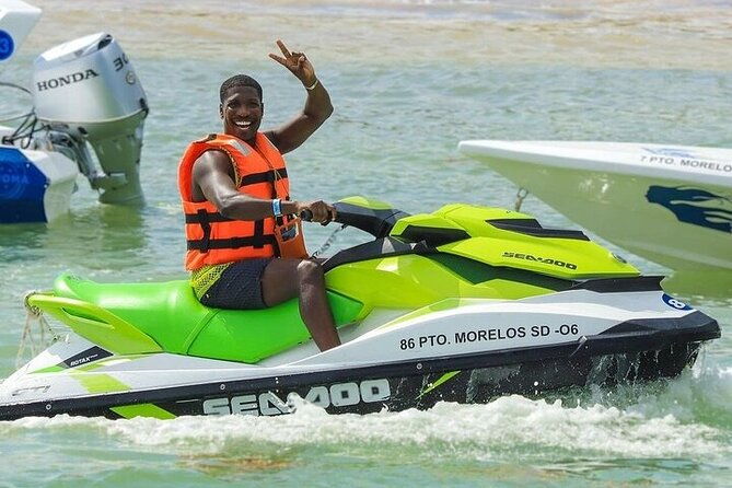 jet-ski-parasailing-and-margaritaville-guided-tour-in-montego-bay