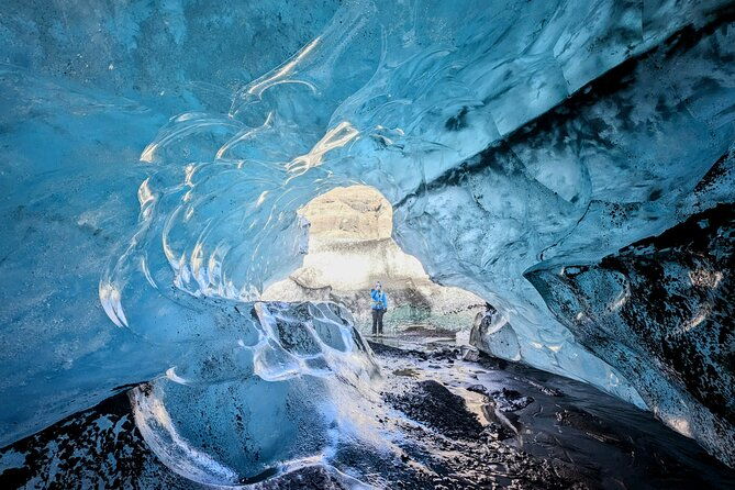 jokulsarlon-visit-a-natural-blue-ice-cave