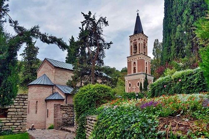 kakheti-signagi-bodbe-monastery-gurgeniani-waterfall