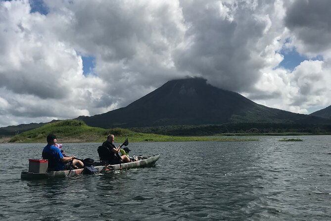 kayak-adventure-in-lake-arenal-with-local-guide