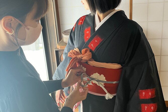 kimono-wearing-gourmet-delights-in-the-harbor-town