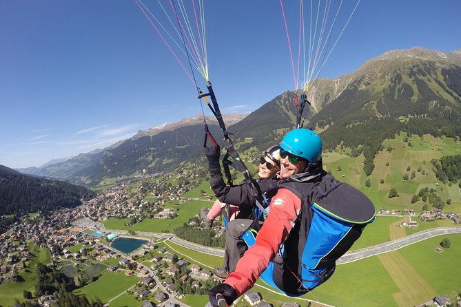 klosters-tandem-paragliding-flight-from-gotschna