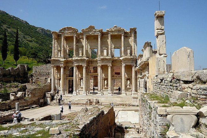 kusadasi-shore-excursion-private-tour-to-ephesus-and-the-house-of-virgin-mary-2