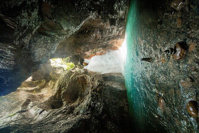 la-leona-waterfall-best-adventure-hike