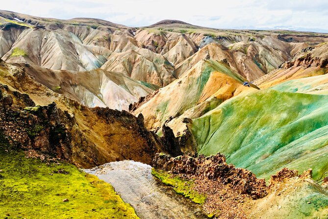 landmarks-from-above-helicopter-tour-with-geothermal-bath