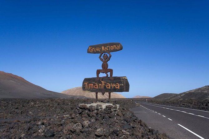 lanzarote-south-tour-with-timanfaya-entrance