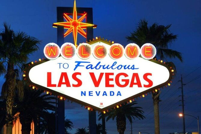 las-vegas-strip-at-night-like-a-star-with-champagne-by-luxury-limo-3-or-5-hrs