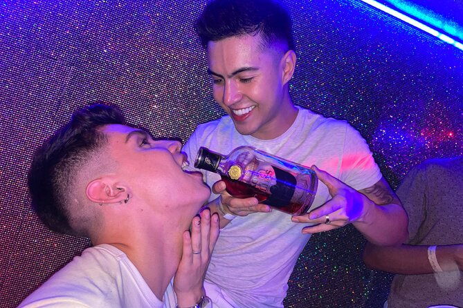 lgbtq-vip-party-night-tour-in-medellin-gay