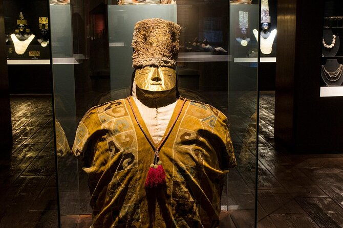 lima-city-walking-tour-local-lunch-larco-museum-tour