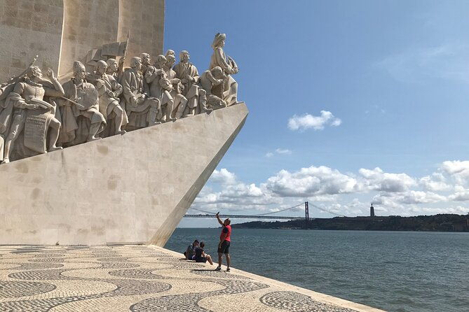lisbon-rent-a-scooter-from-4h-up-to-7-days-honda-pcx