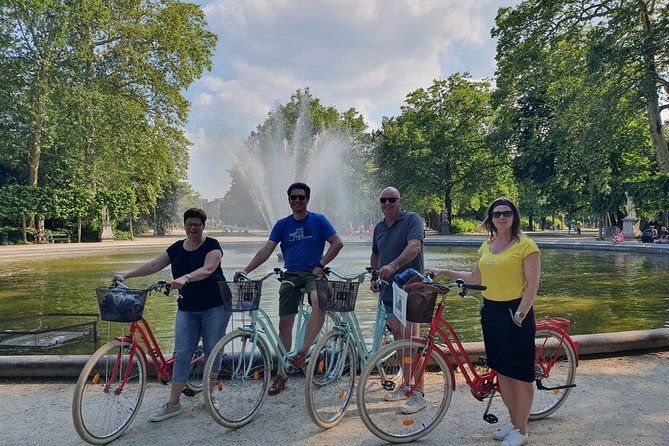 lively-brussels-highlights-bike-tour-dutch