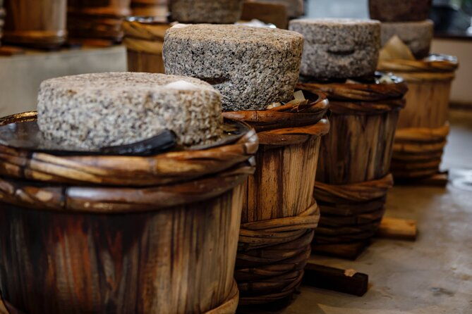 local-food-exploring-funasushi-origin-of-sushi-pared-with-sake