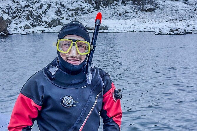 lofoten-unique-snorkeling-experience-in-dry-suit