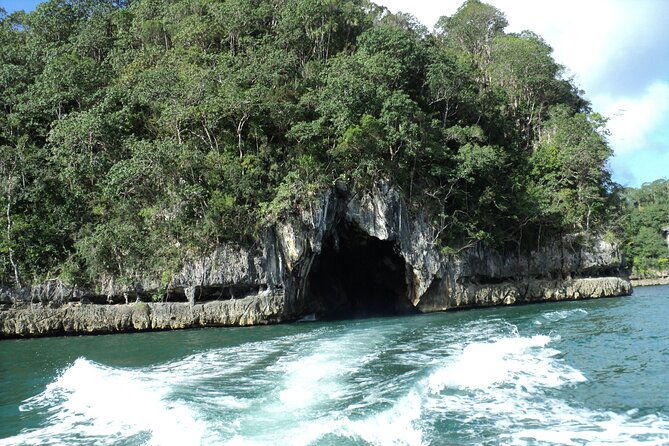 los-haitises-national-park-and-cayo-levantado-island-day-trip-from-samana