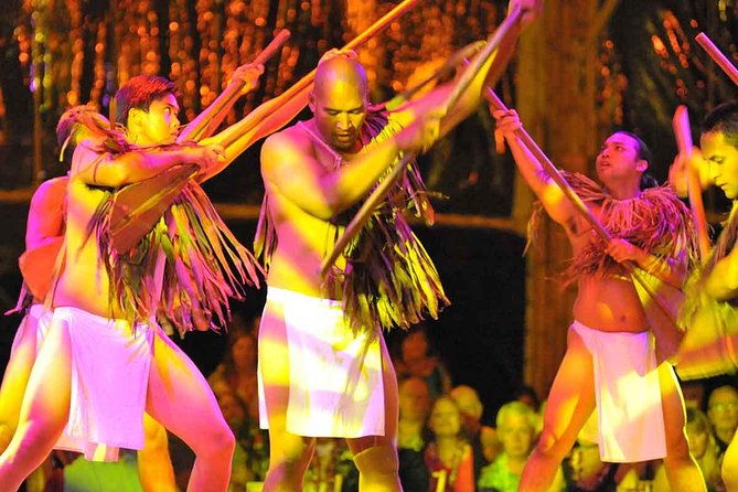 luau-kalamaku-on-kauai-with-manor-house-dinner-show