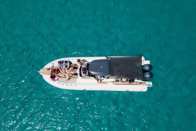 luxury-boat-private-tour-to-favignana-e-levanzo-in-sicily