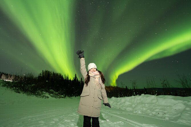 luxury-rv-small-group-aurora-chasing-tour-with-photography
