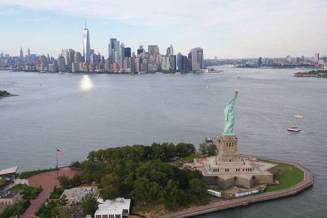manhattan-helicopter-tour-from-westchester-shared