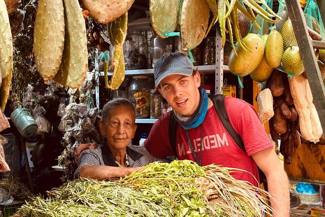 medellin-by-electric-bike-center-market-comuna-13