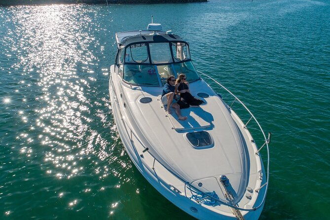 miami-private-yacht-rental-2-to-4-hours-for-10-ppl-champagne