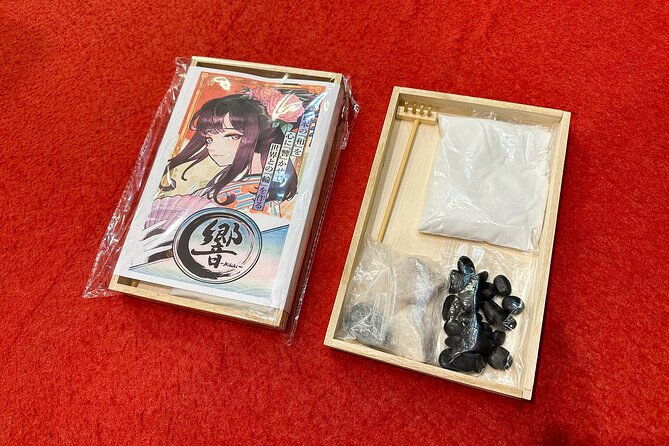 miniature-japanese-zen-garden-crafting-tea-experience