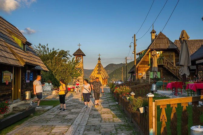 mokra-gora-sargan-eight-drina-river-house-day-tour-from-belgrade