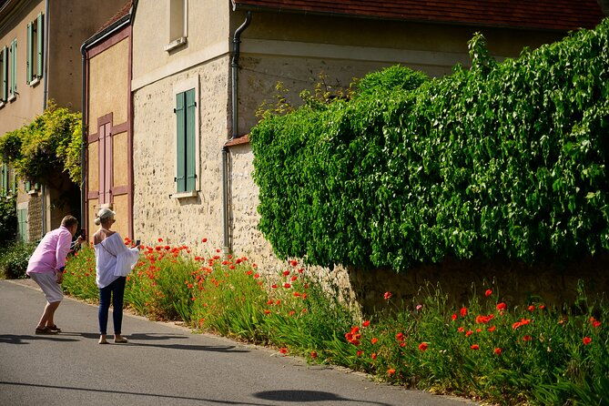 monets-house-and-garden-giverny-village