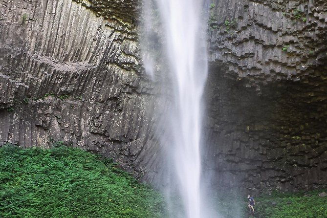 mt-hood-gorge-waterfall-loop-from-portland