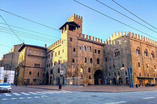 murder-mystery-in-bologna-exploration-game-and-tour