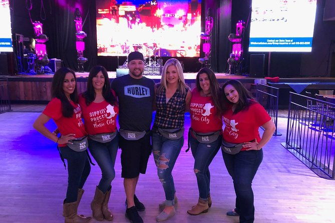 nashville-all-inclusive-nighttime-pub-crawl-with-moonshine-cocktails-and-beer