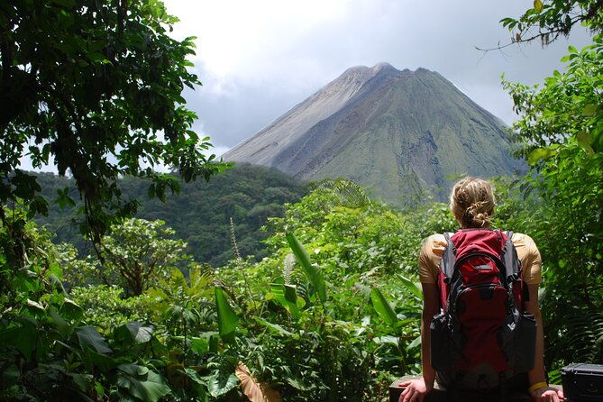 natwell-pack-volcano-hike-fortuna-waterfall