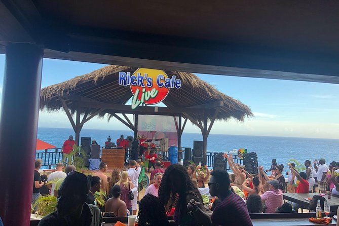 negril-shopping-and-ricks-cafe