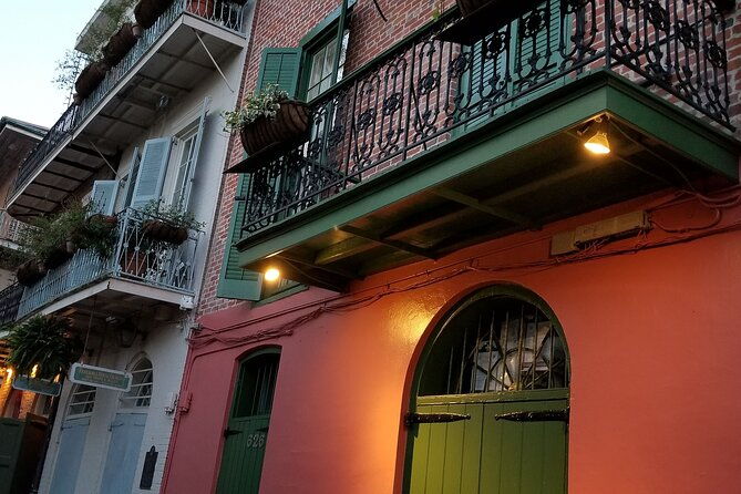 new-orleans-evening-small-group-haunted-walking-tour