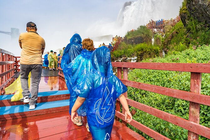 niagara-falls-usa-canada-tour-with-cave-boat-ride-and-lunch-2