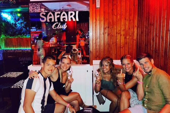 nightlife-tour-barcelona-bar-crawl-with-flamingos