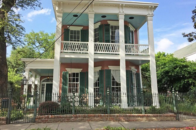 oak-alley-plantation-and-3-hour-new-orleans-city-cemetery-tour