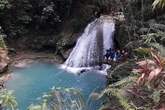 ocho-rios-blue-hole-and-dunns-river-falls-tour