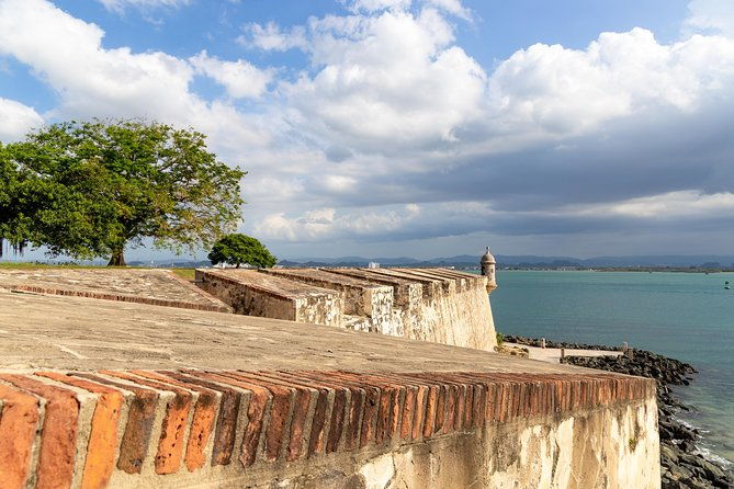 old-san-juan-walking-tour-with-fort-8-people-group
