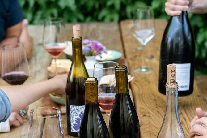 olive-oil-cheese-and-wine-tasting-with-local-expert