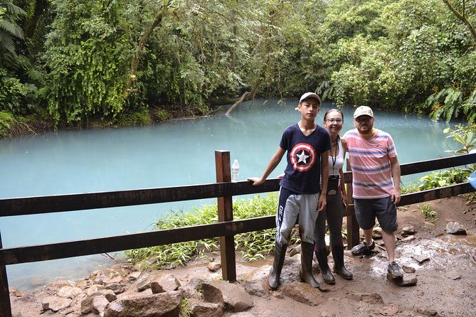 one-day-tour-celeste-river-from-san-jose
