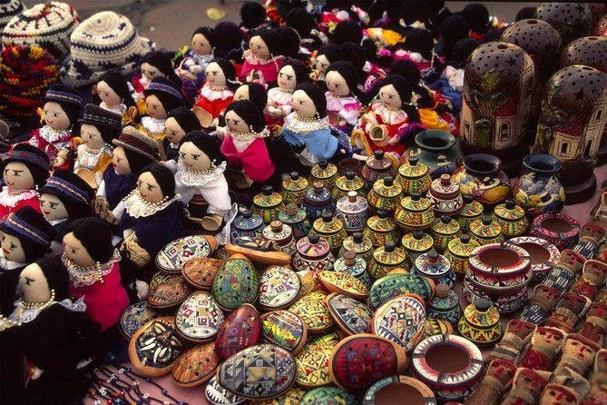 otavalo-marketplace-and-cotacachi-town-from-quito