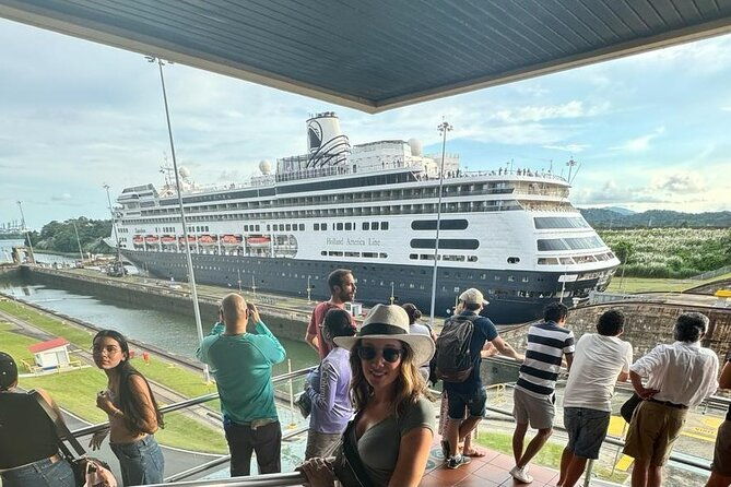 panama-canal-tour-miraflores-locks-and-canal-zone